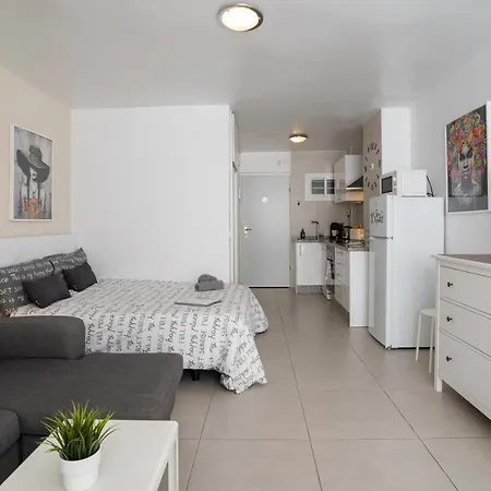 Sunny Days Apartment